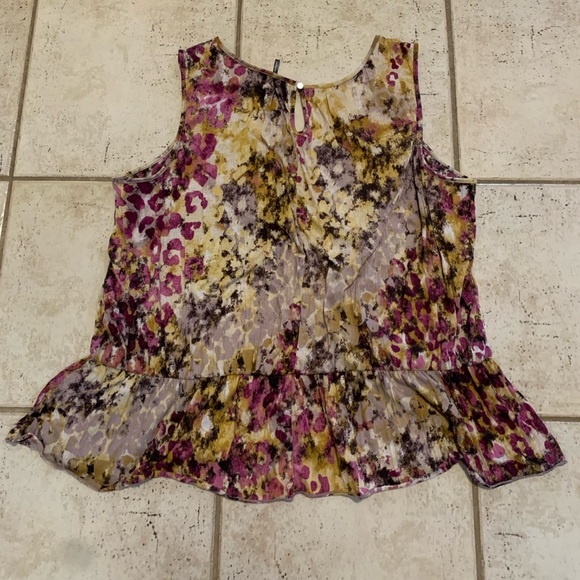 Daisy Fuentes Woman 1X Abstract Floral Peplum Sleeveless Top - Picture 6 of 6